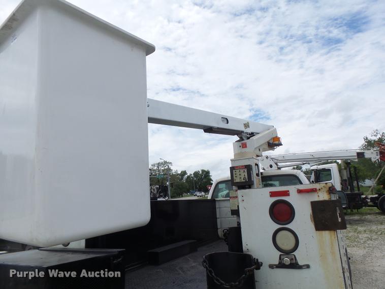 image for item DB1382 1999 Ford F350 Super Duty bucket truck