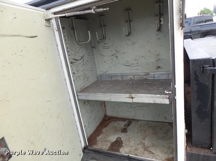 image for item DB1382 1999 Ford F350 Super Duty bucket truck