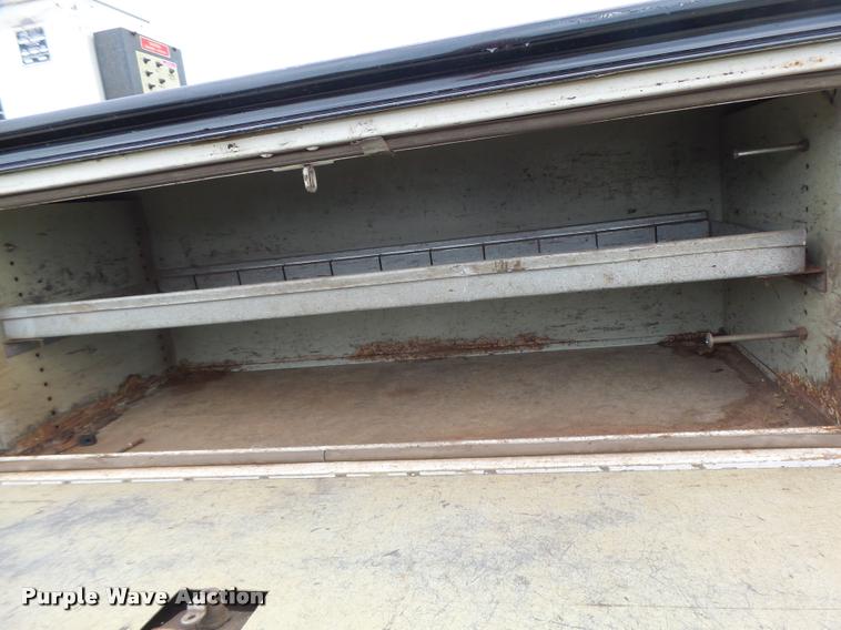 image for item DB1382 1999 Ford F350 Super Duty bucket truck