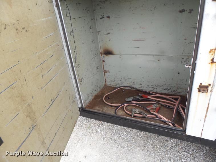 image for item DB1382 1999 Ford F350 Super Duty bucket truck