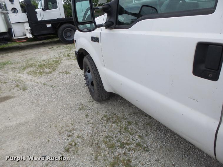 image for item DB1382 1999 Ford F350 Super Duty bucket truck