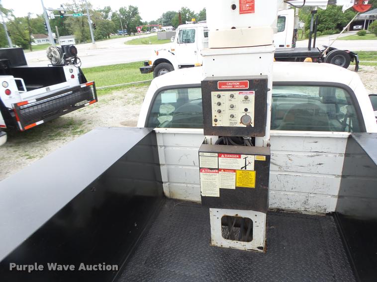 image for item DB1382 1999 Ford F350 Super Duty bucket truck