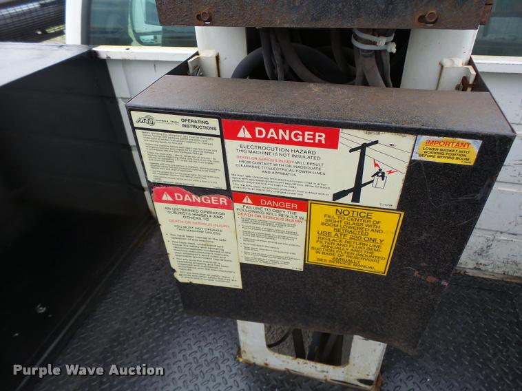 image for item DB1382 1999 Ford F350 Super Duty bucket truck