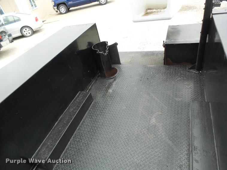 image for item DB1382 1999 Ford F350 Super Duty bucket truck