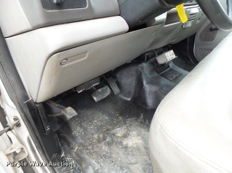 image for item DB1382 1999 Ford F350 Super Duty bucket truck