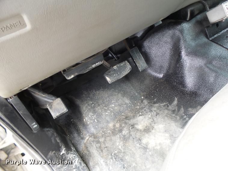 image for item DB1382 1999 Ford F350 Super Duty bucket truck