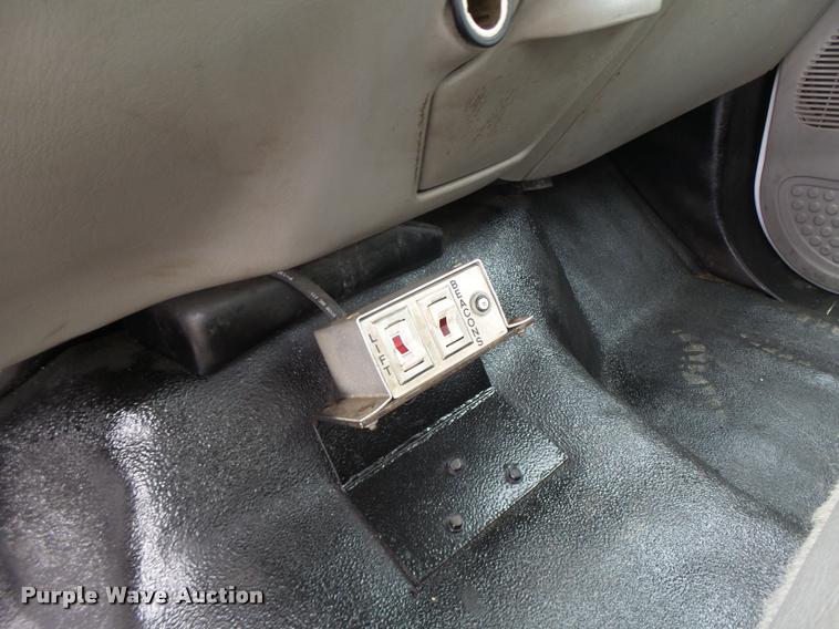 image for item DB1382 1999 Ford F350 Super Duty bucket truck