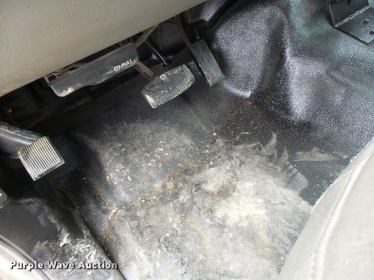 image for item DB1382 1999 Ford F350 Super Duty bucket truck