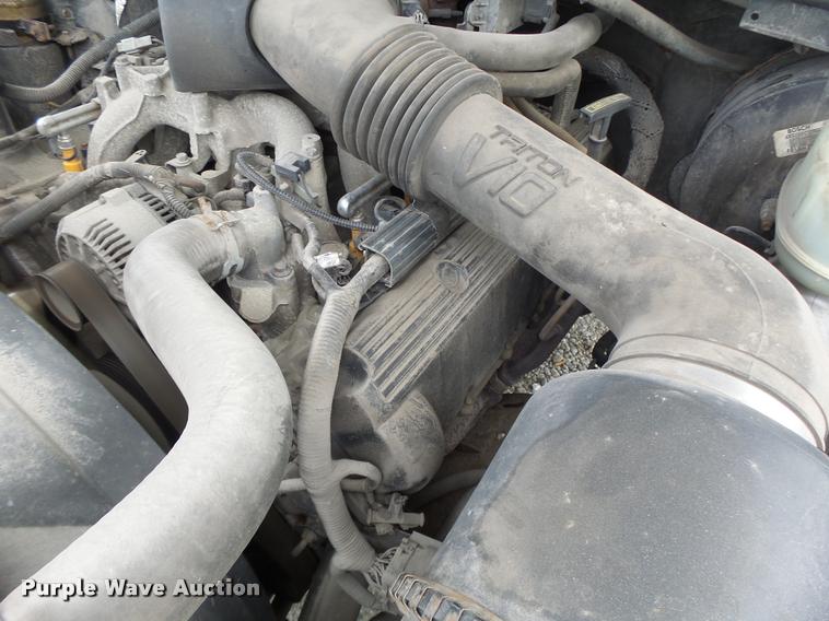 image for item DB1382 1999 Ford F350 Super Duty bucket truck