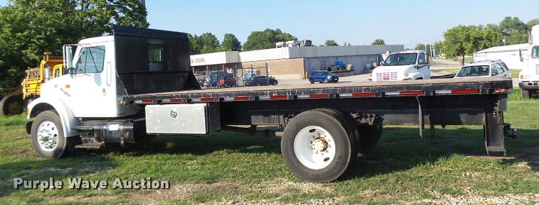 image for item DB1396 1999 International 4700 flatbed truck