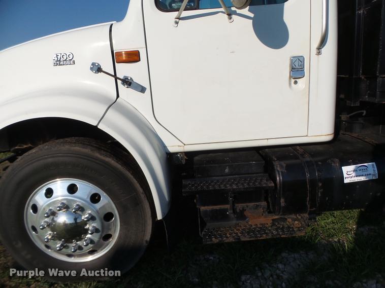 image for item DB1396 1999 International 4700 flatbed truck