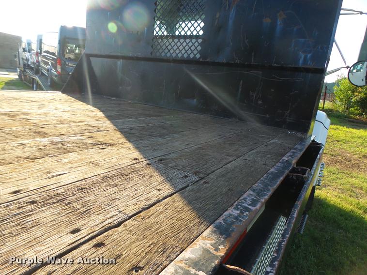 image for item DB1396 1999 International 4700 flatbed truck