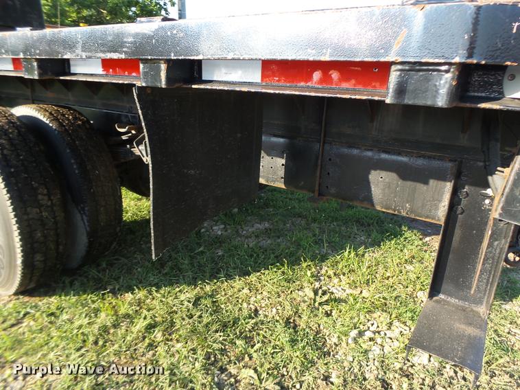 image for item DB1396 1999 International 4700 flatbed truck