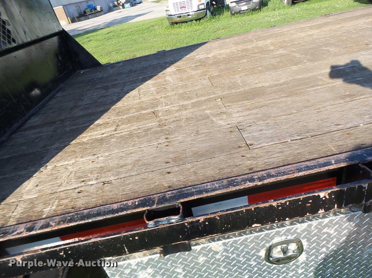 image for item DB1396 1999 International 4700 flatbed truck