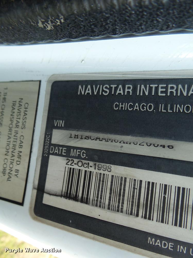 image for item DB1396 1999 International 4700 flatbed truck