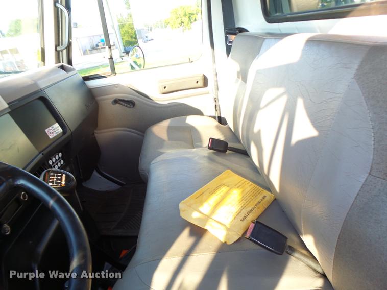 image for item DB1396 1999 International 4700 flatbed truck