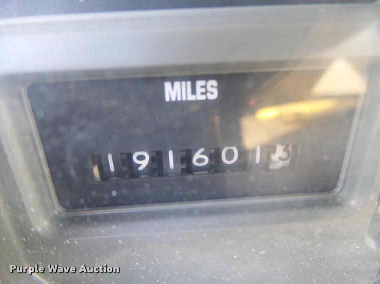 image for item DB1396 1999 International 4700 flatbed truck