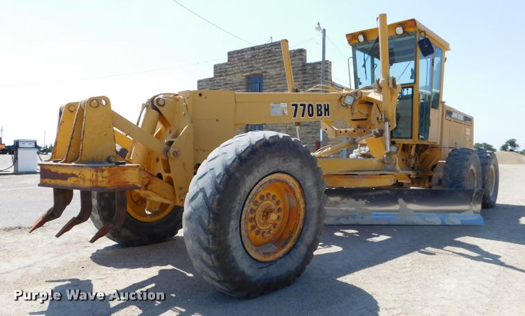 image for item DB9410 1994 John Deere 770BH motor grader