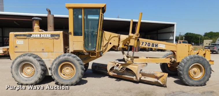 image for item DB9410 1994 John Deere 770BH motor grader