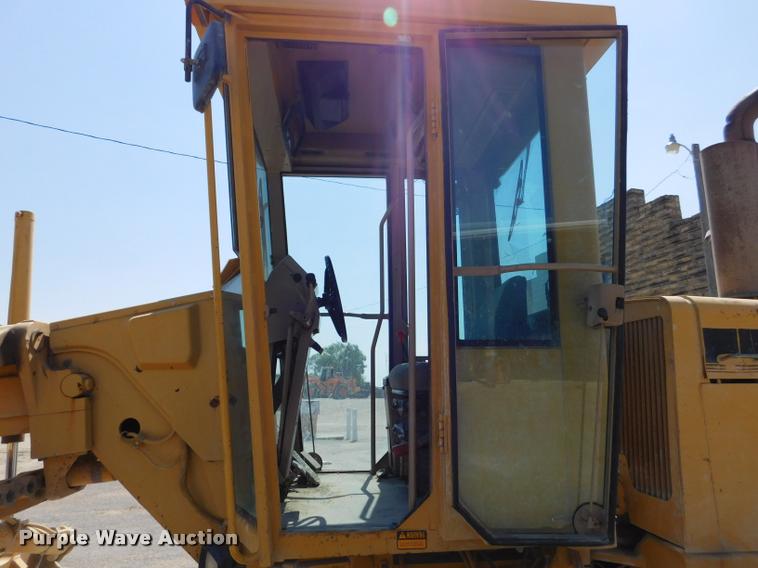 image for item DB9410 1994 John Deere 770BH motor grader