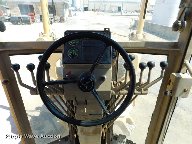 image for item DB9410 1994 John Deere 770BH motor grader