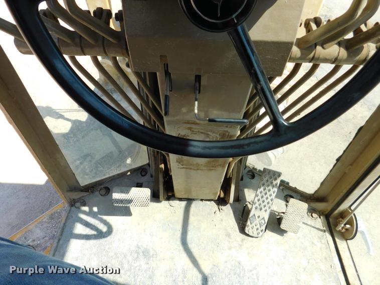 image for item DB9410 1994 John Deere 770BH motor grader