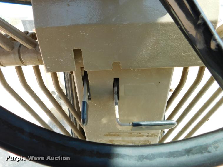 image for item DB9410 1994 John Deere 770BH motor grader