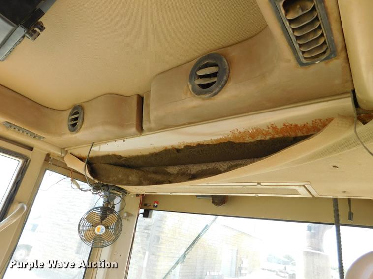 image for item DB9410 1994 John Deere 770BH motor grader