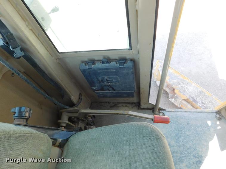 image for item DB9410 1994 John Deere 770BH motor grader