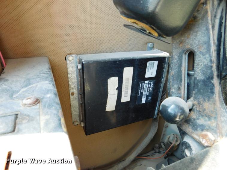 image for item DB9410 1994 John Deere 770BH motor grader