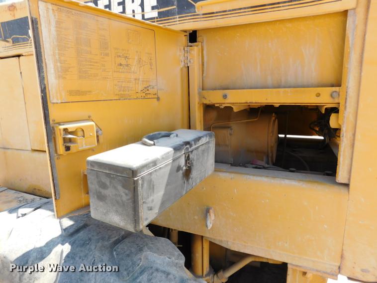 image for item DB9410 1994 John Deere 770BH motor grader