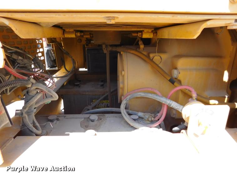 image for item DB9410 1994 John Deere 770BH motor grader