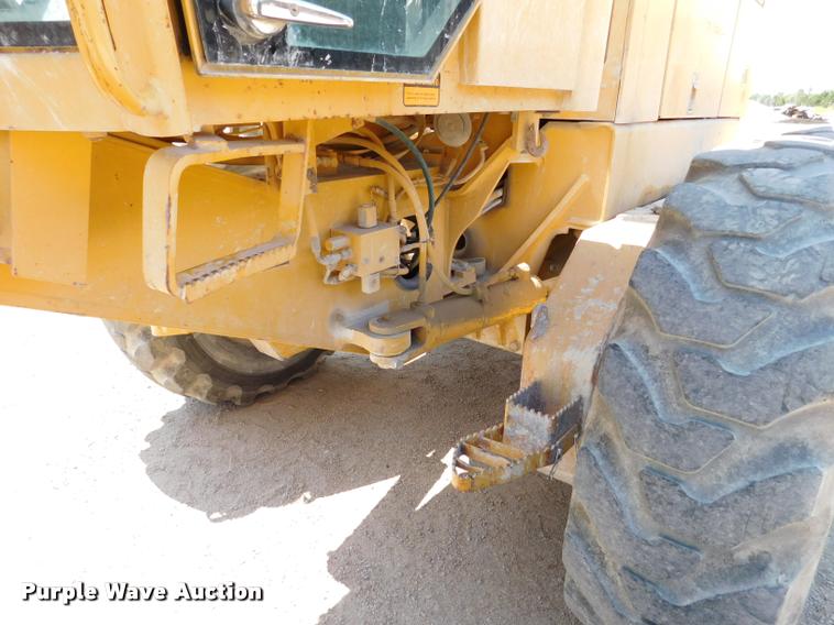 image for item DB9410 1994 John Deere 770BH motor grader