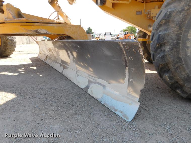 image for item DB9410 1994 John Deere 770BH motor grader