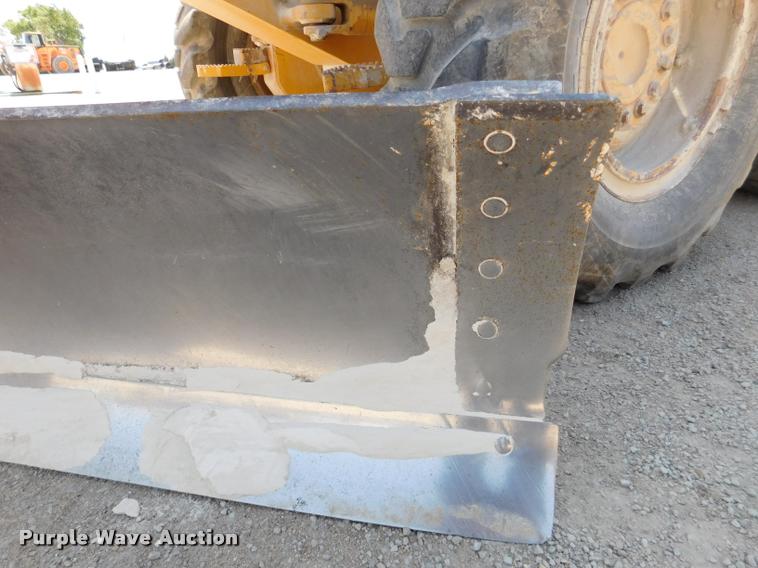 image for item DB9410 1994 John Deere 770BH motor grader