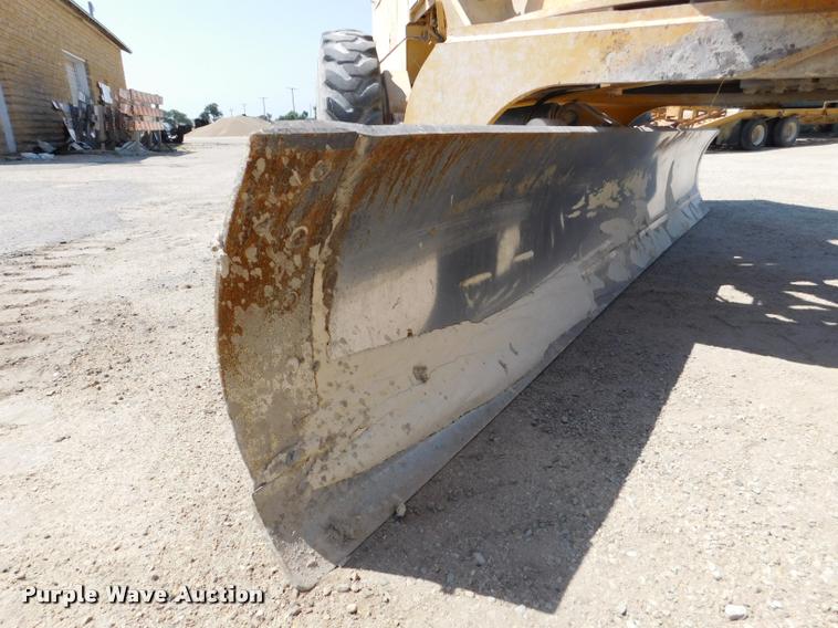 image for item DB9410 1994 John Deere 770BH motor grader