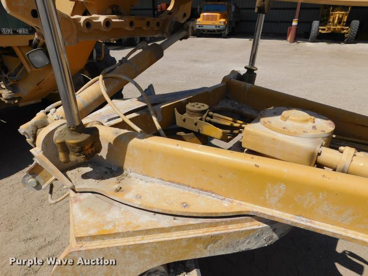 image for item DB9410 1994 John Deere 770BH motor grader