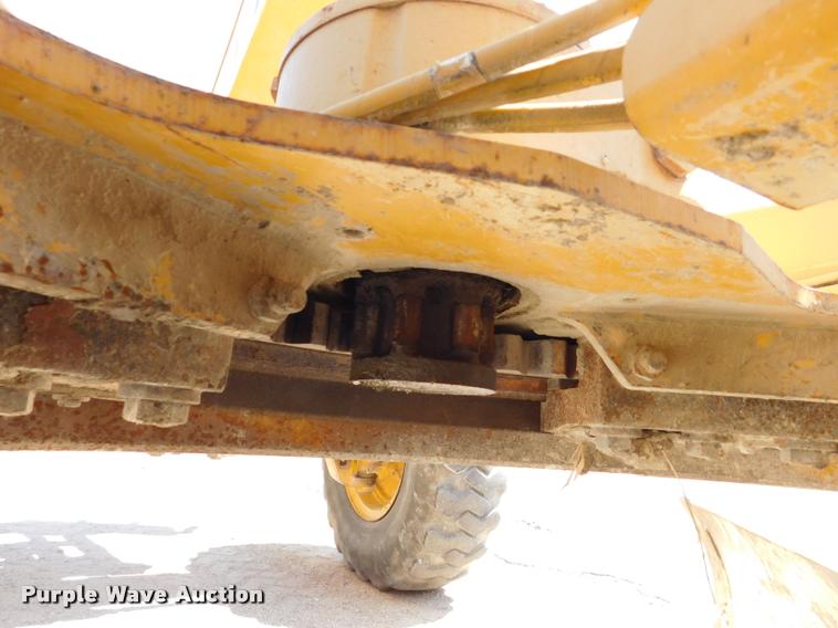 image for item DB9410 1994 John Deere 770BH motor grader