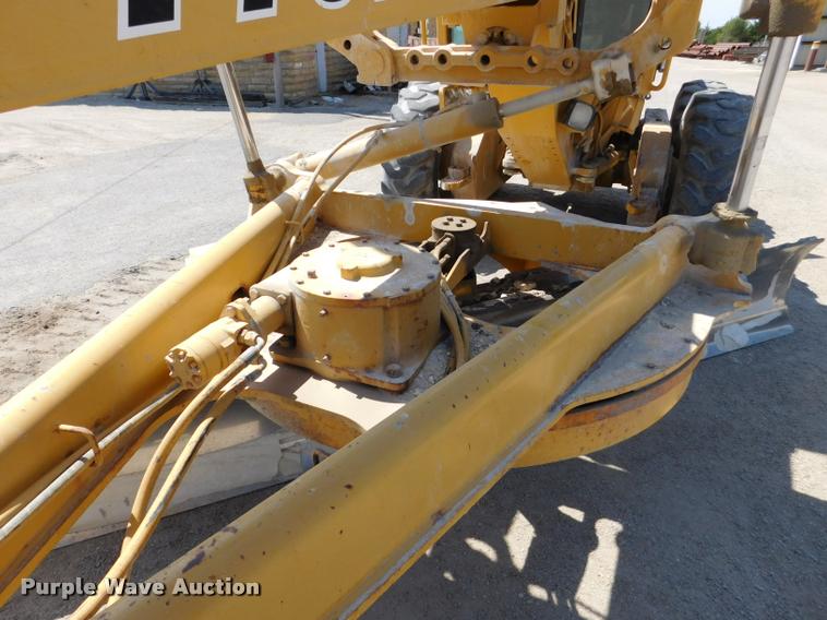 image for item DB9410 1994 John Deere 770BH motor grader