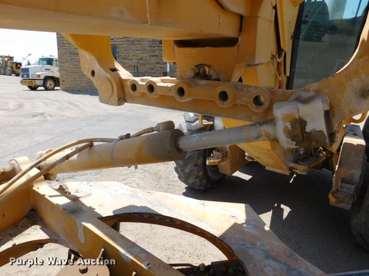 image for item DB9410 1994 John Deere 770BH motor grader