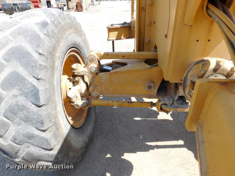 image for item DB9410 1994 John Deere 770BH motor grader