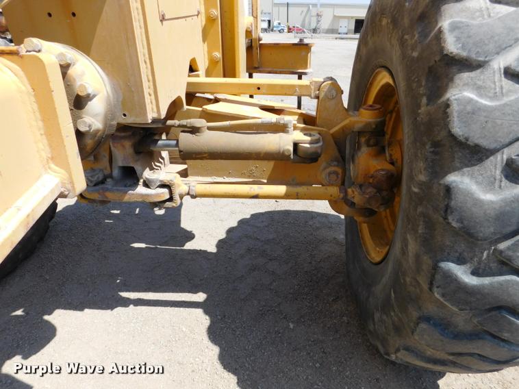 image for item DB9410 1994 John Deere 770BH motor grader