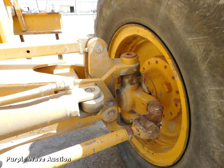 image for item DB9410 1994 John Deere 770BH motor grader