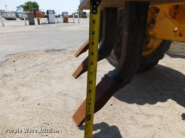 image for item DB9410 1994 John Deere 770BH motor grader