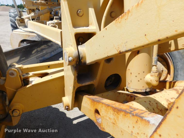 image for item DB9410 1994 John Deere 770BH motor grader