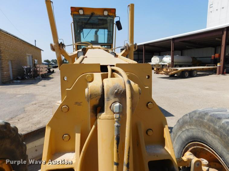 image for item DB9410 1994 John Deere 770BH motor grader