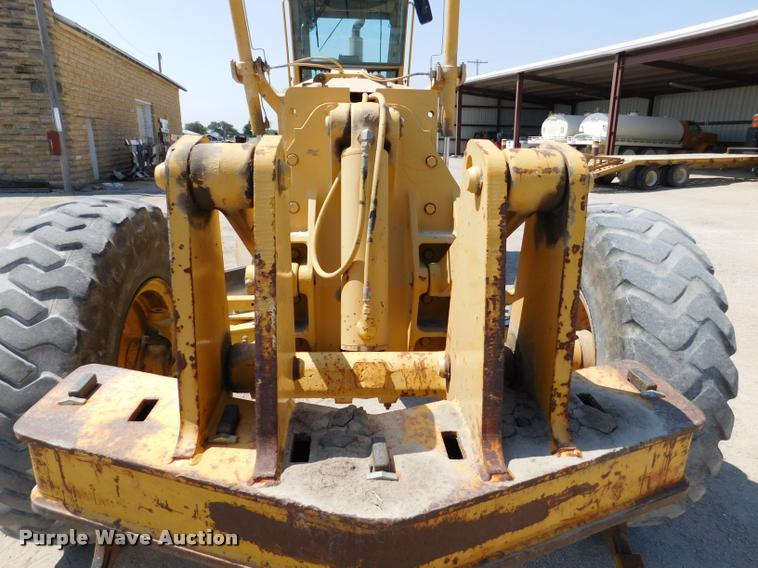 image for item DB9410 1994 John Deere 770BH motor grader