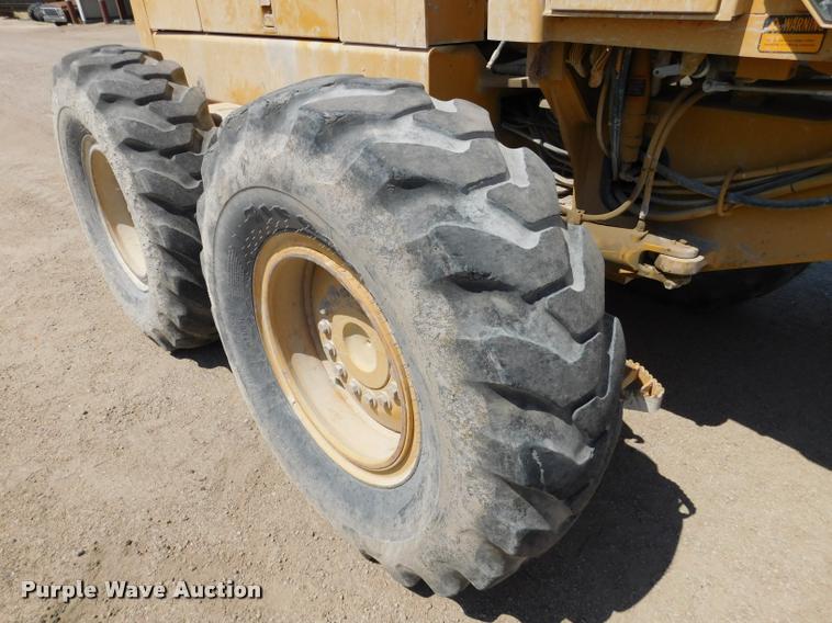 image for item DB9410 1994 John Deere 770BH motor grader