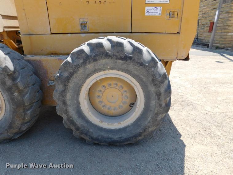 image for item DB9410 1994 John Deere 770BH motor grader