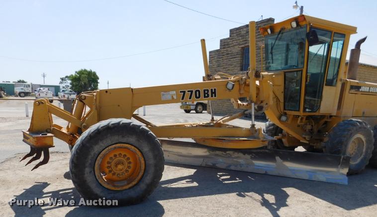 image for item DB9410 1994 John Deere 770BH motor grader